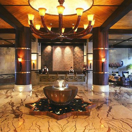 Fariyas Resort Lonavala Interior foto